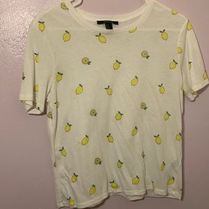 White t-shirt with lemons from forever 21